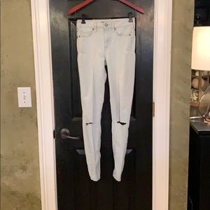 Aeropostale light wash ripped skinny jeans 00